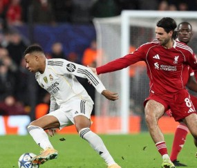 利物浦主帅斯洛特赞队员出色表现